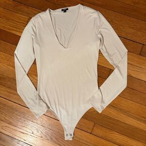 Express Body Contour V-Neck Bodysuit, Size Small, Cream